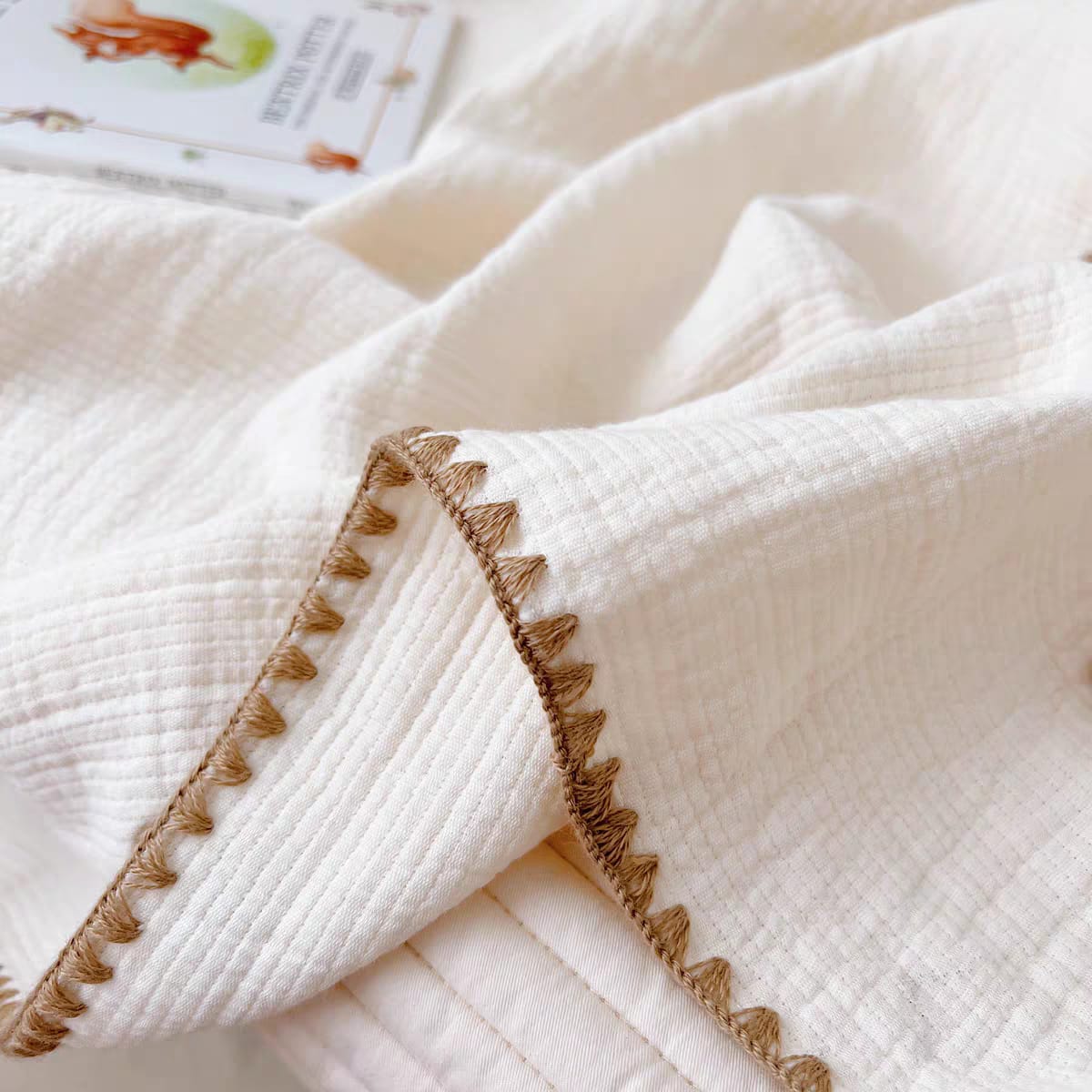 Buy Cozy Muslin Swaddle Blanket – 100% Cotton, Air Conditioned Quilt For Spring & Summer at MyneeMoe Online In India